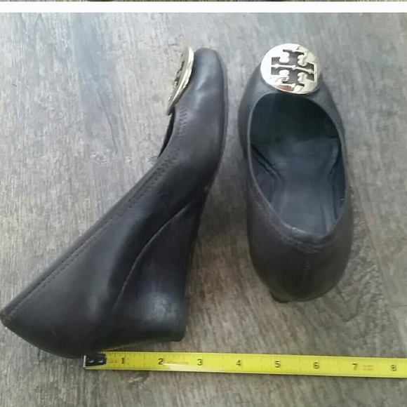 Tory Burch Sophie Wedge closed toe size 6 - Picture 7 of 8